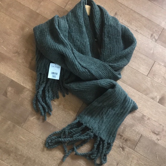 Free People Accessories - NEW Free People Ribbed Fringe Blanket Scarf